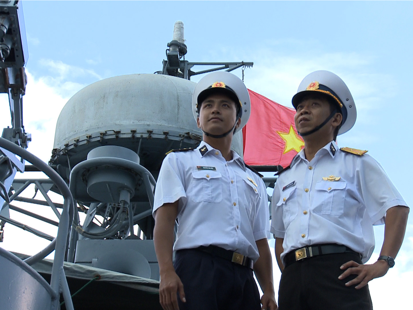 TRƯỚC NGƯỠNG CỬA ĐỜI - LT